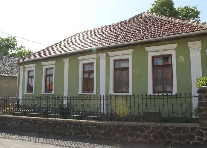 Homoky Pinceszet Es Vendeghaz